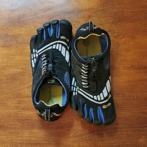 VIBRAM Fivefinger toe shoes